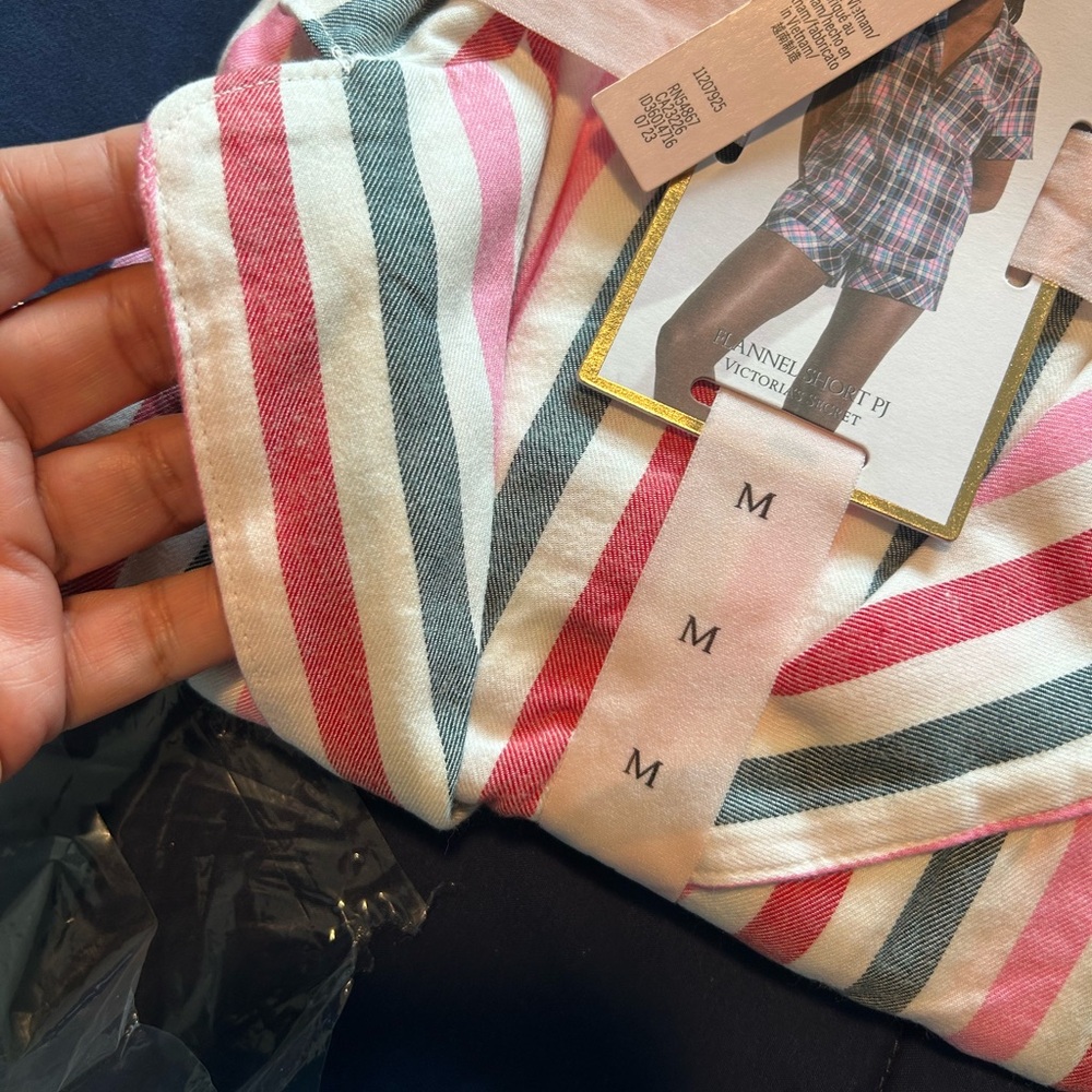 Victoria's Secret•Striped Women’s Pj’s Short Set • White,Gray,Pink, & Red • M • - Picture 5 of 6